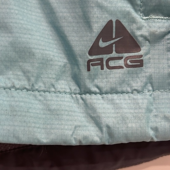Women's Nike ACG Storm Windbreaker Jacket - Picture 3 of 6